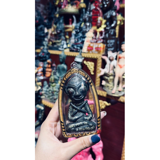 阿贊柳紅眼拍嬰奧​​特曼